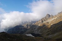 10 Ombra sul lago Cernello e nebbie in risalita